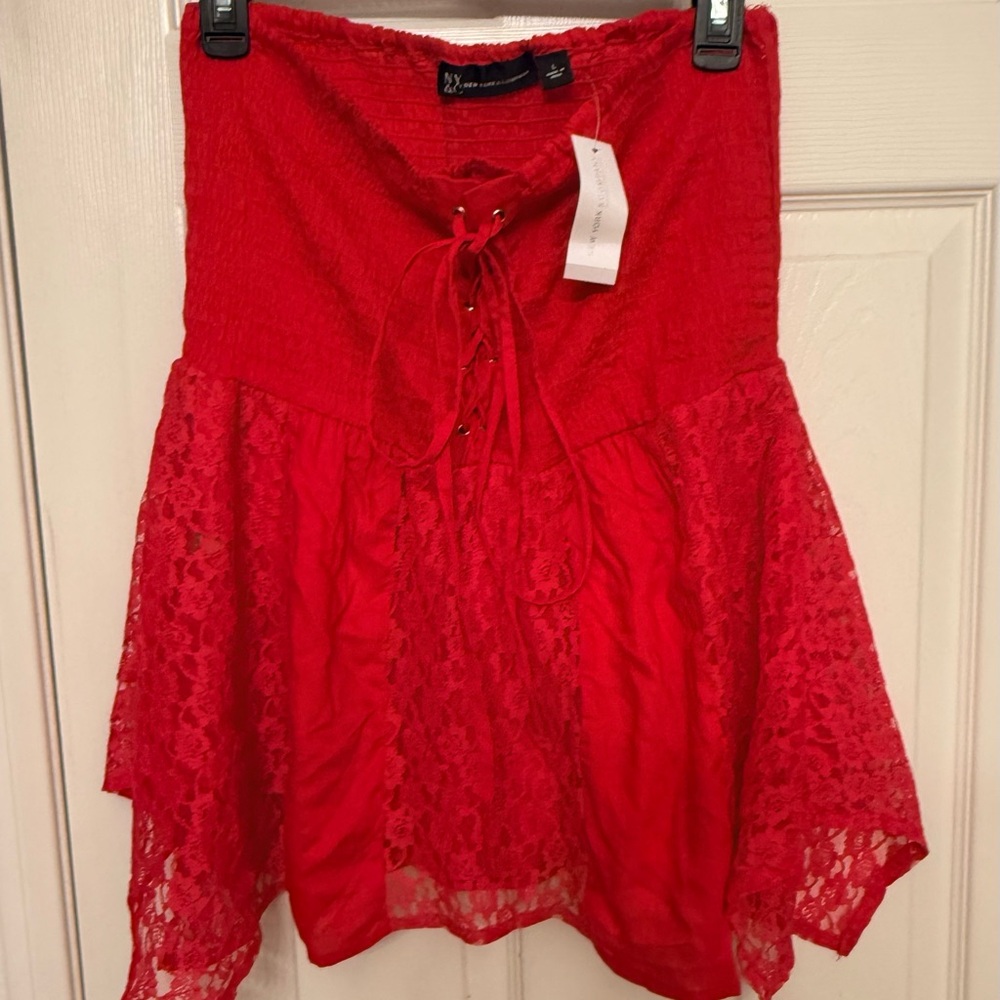❤️ New York & Company Red Lace and Lace-Up Strapless top